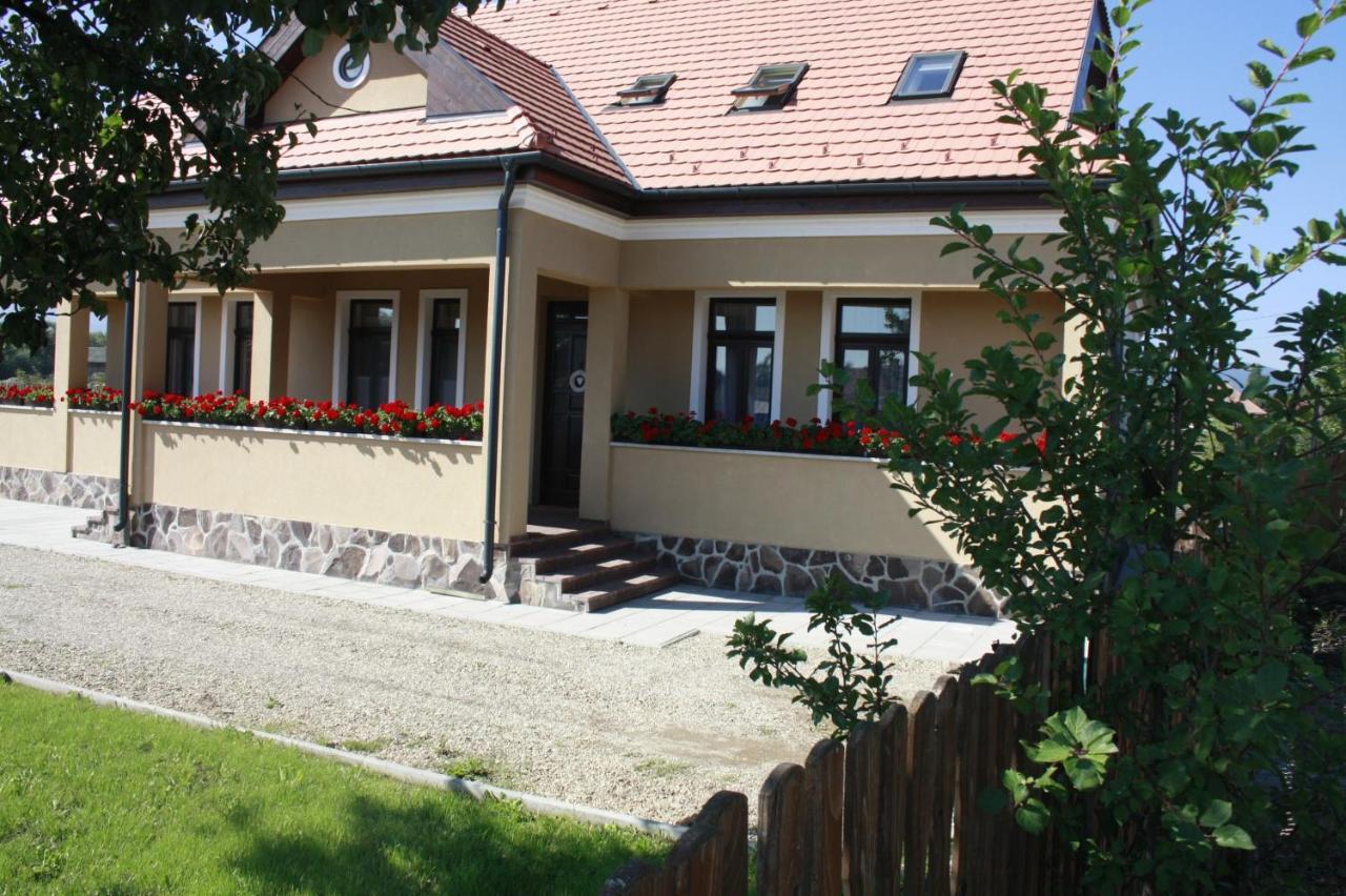 Pensiune Agroturistica Horvath-Kert Borzont Exterior photo
